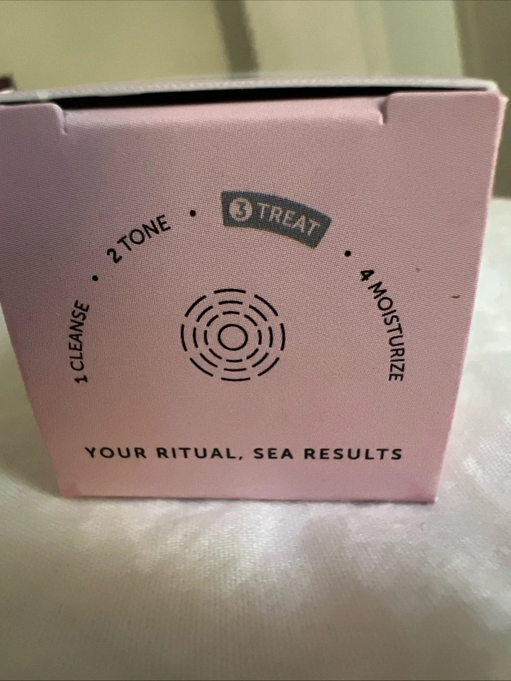 Earth Harbor Obscura Night Repair Concentrate - Pink Bottle